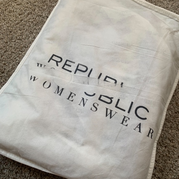 Brand New Republic causal  pret 2022 (embroided 3pc) - Picture 3 of 7